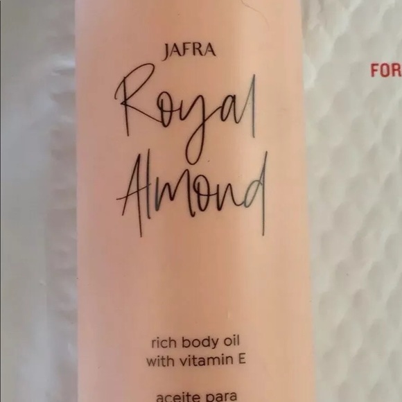 JAFRA Other Jafra Almond Body Oil With Vitamin E 69oz New Poshmark